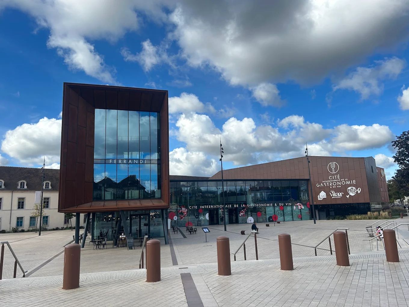 Cité internationale de la Gastronomie et du Vin