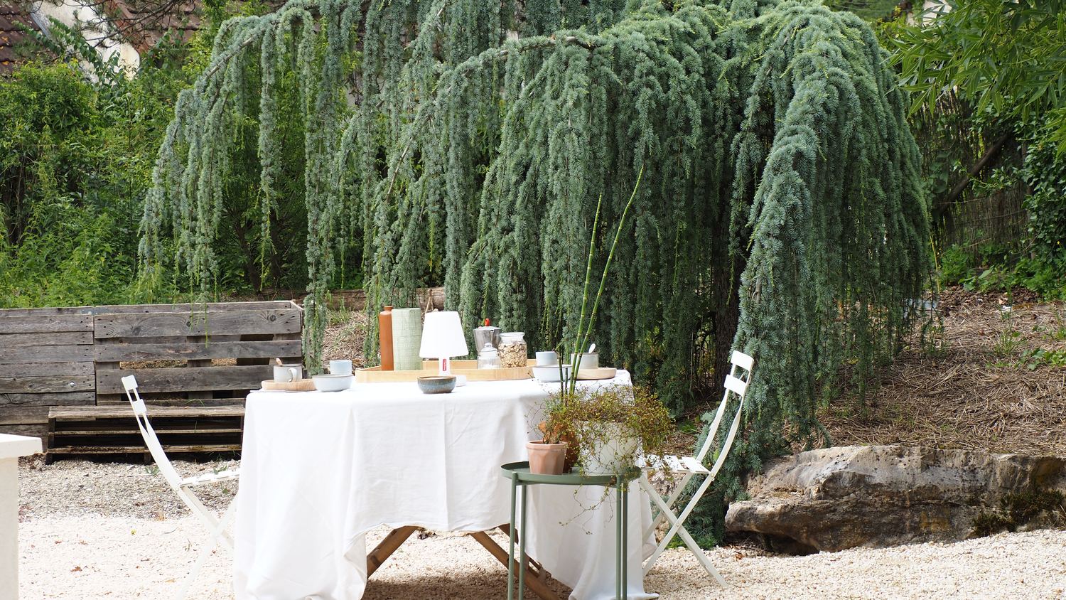 Petit-déjeuner sur la terrasse privative